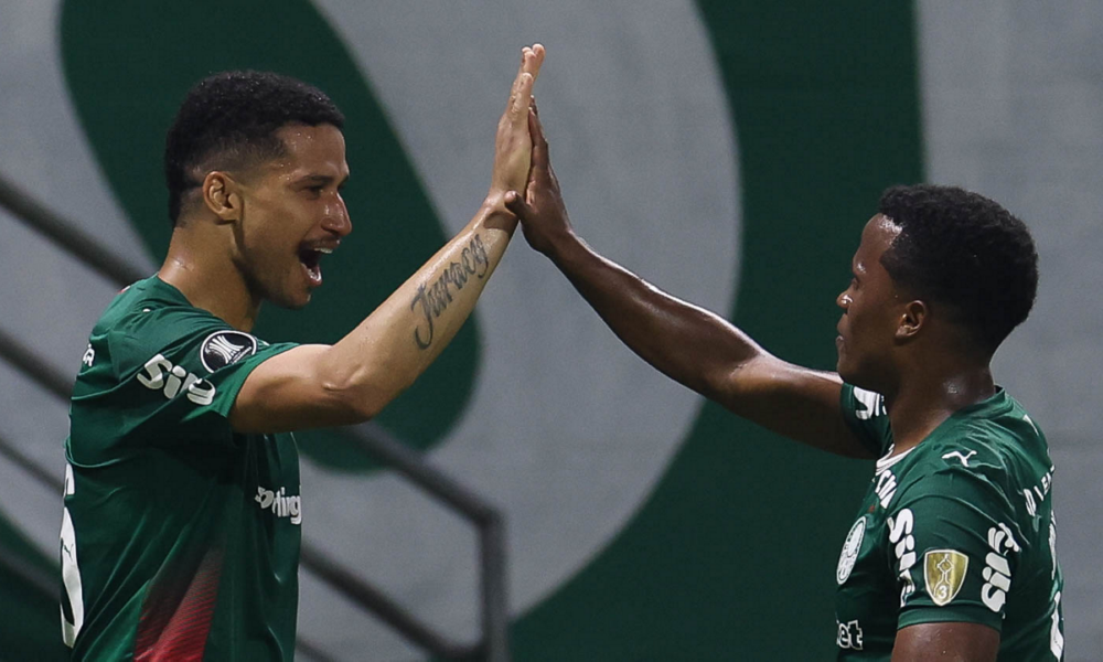 Zagueiro Murilo comemorando gol do Palmeiras na Libertadores 2026
