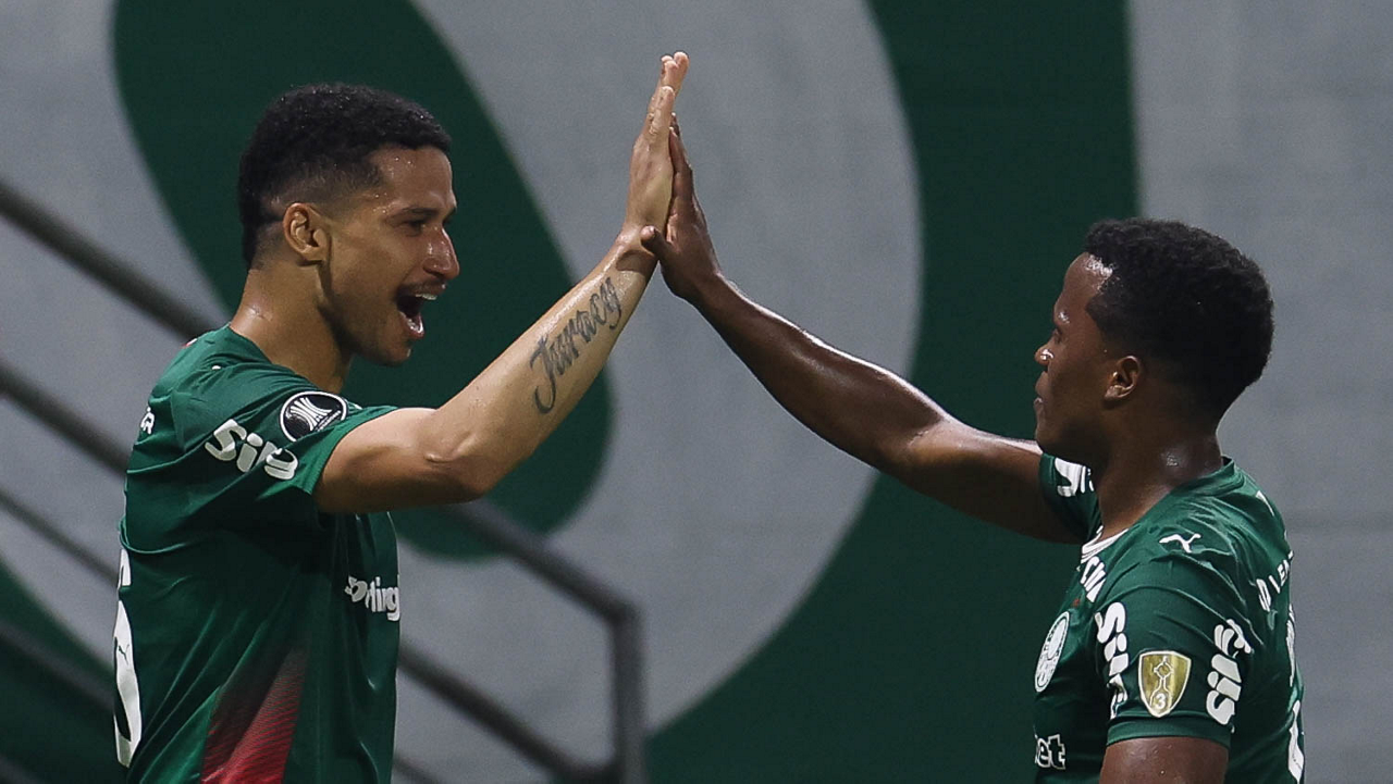 Zagueiro Murilo comemorando gol do Palmeiras na Libertadores 2026